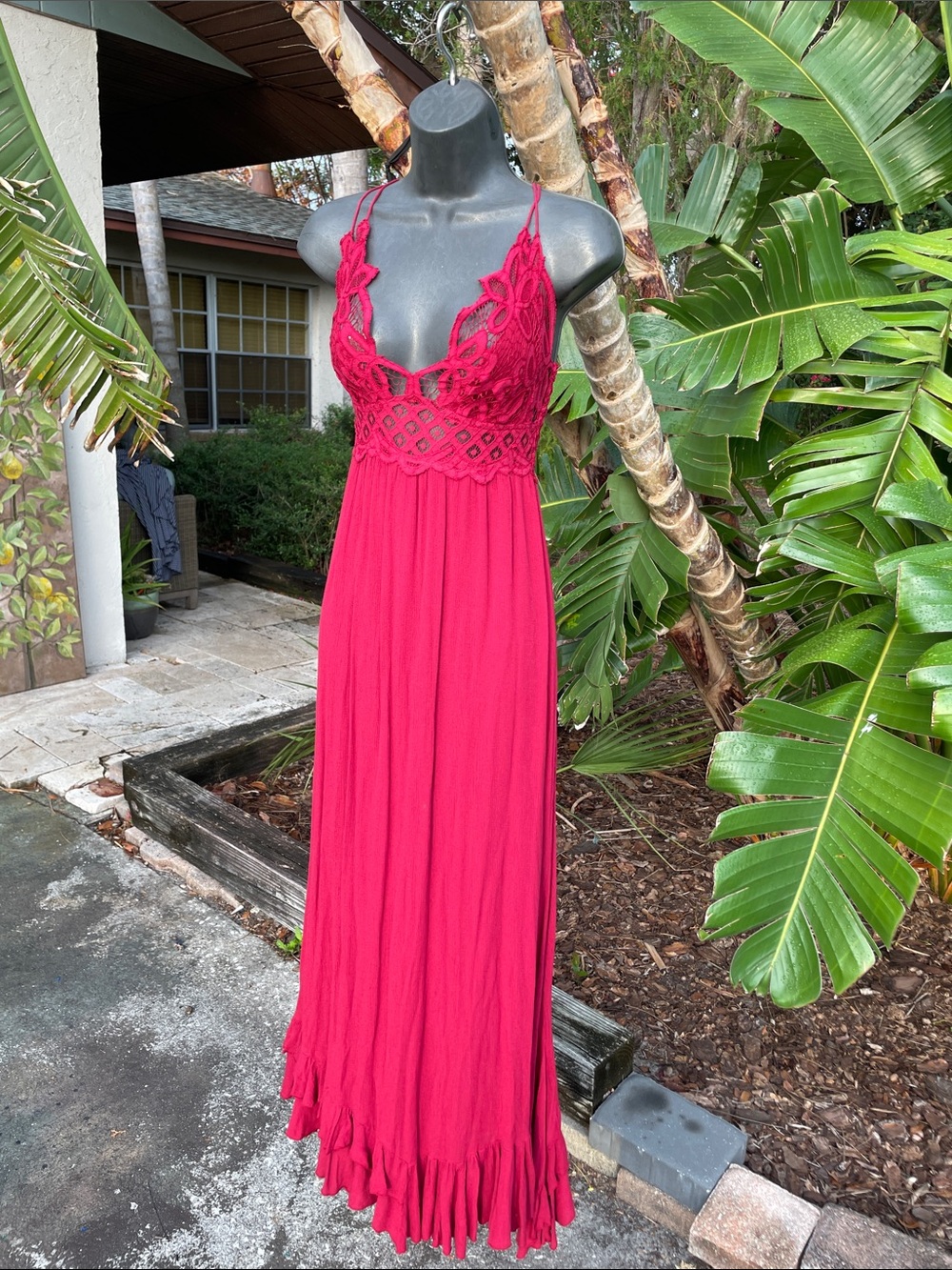 lace trim adele handkerchief ruffled hem dress - Picture 3 of 7
